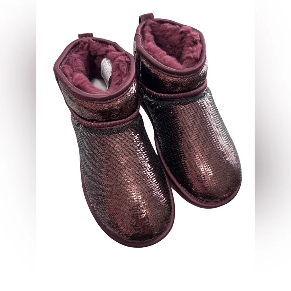 UGG Classic Mini Mirror Ball NWOT Size 6 Maroon/ Wild Grape